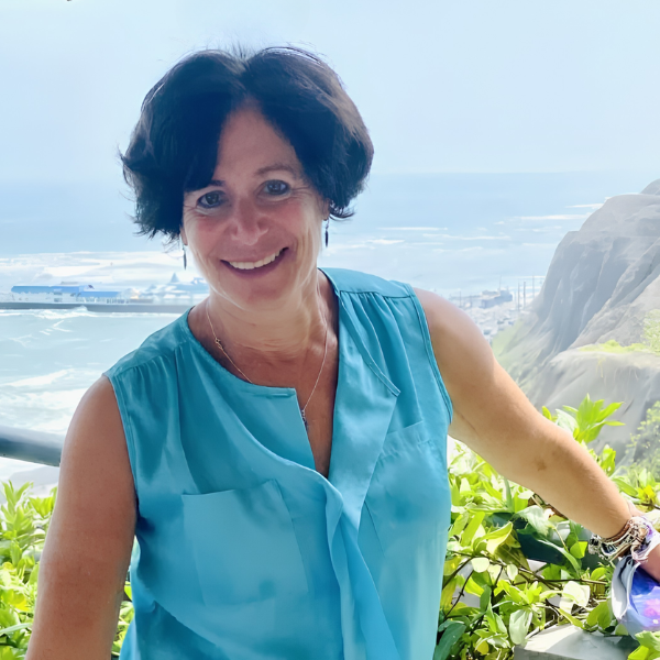 Sue Ginsburg GrowthLynx Voice of Customer Founder